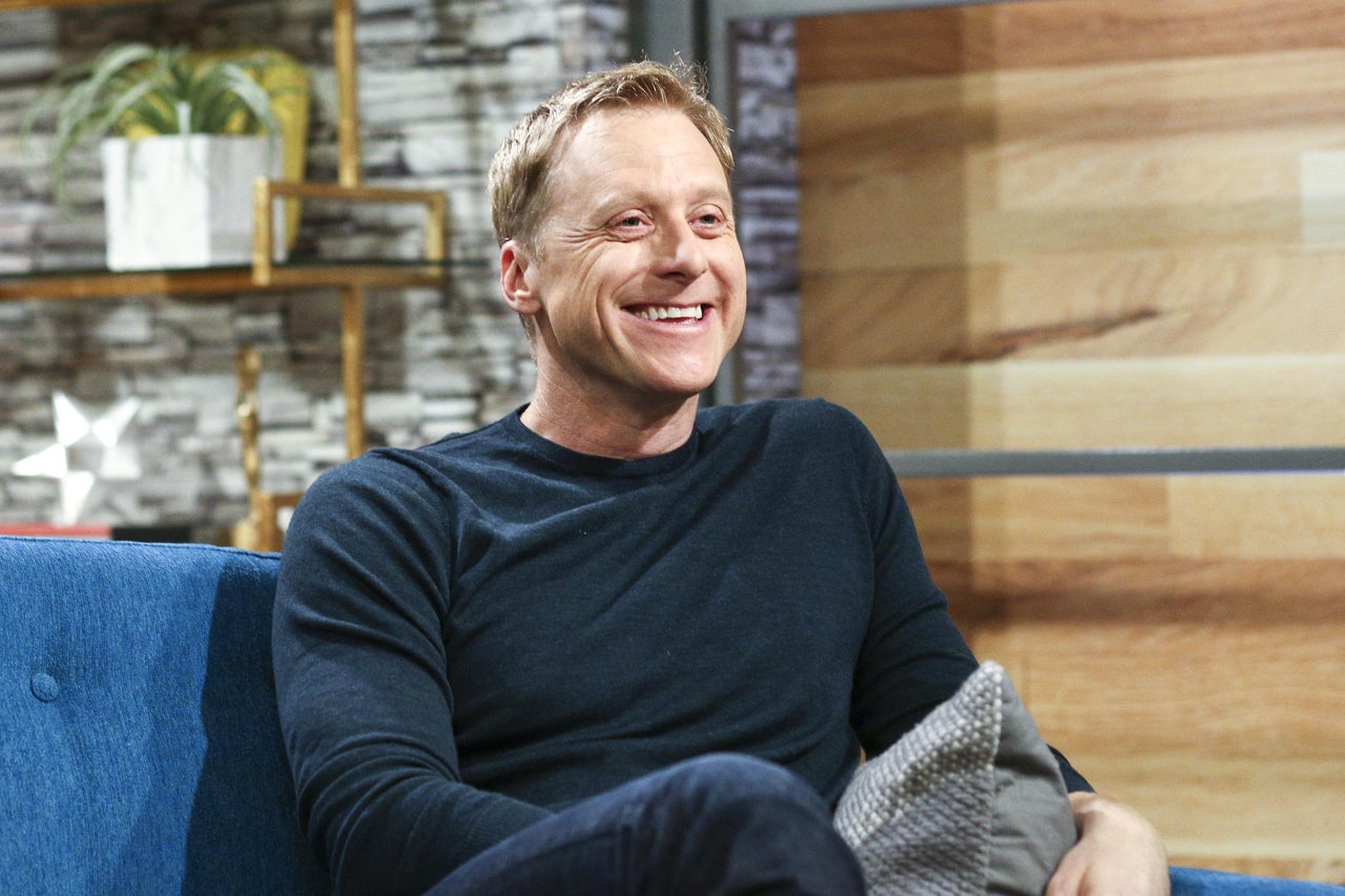 I, Robot marketing removed Alan Tudyk after he tested higher than Smith