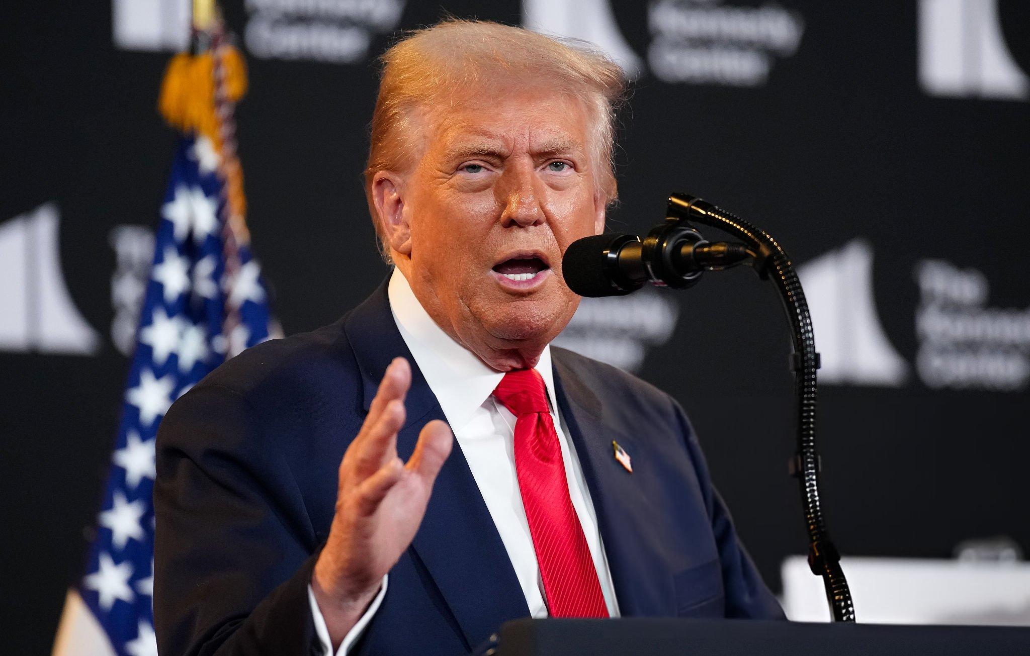 Trump warns Putin to move toward peace in Ukraine or face action